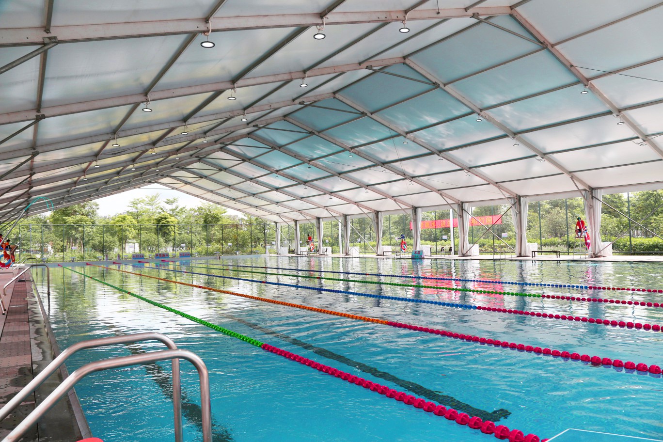 篷房恒溫游泳館與露天游泳館的區(qū)別