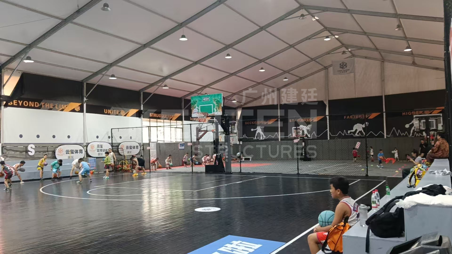 籃球場篷房