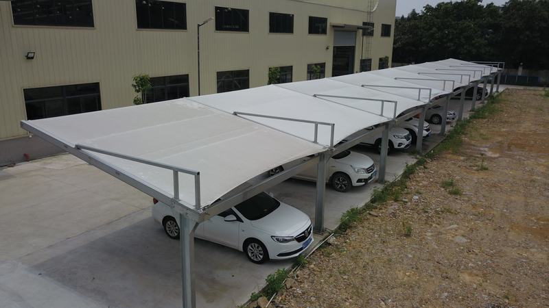 汽車不怕日曬雨淋的膜結(jié)構(gòu)停車棚